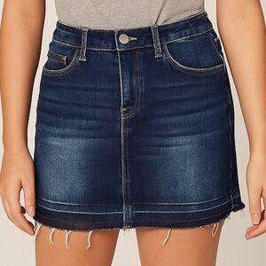 Kancan Skirt Raw Hem Dark Wash Denim Distressed Mini Jean Skirt Women’s Size 28